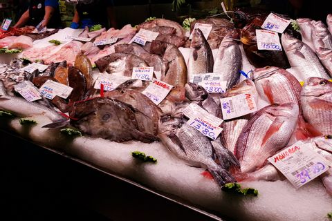 Fresh fish in the Mercat de l'Olivar