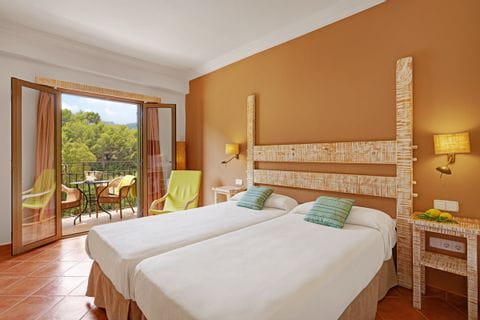 Comfortable rooms in hotel Es Port