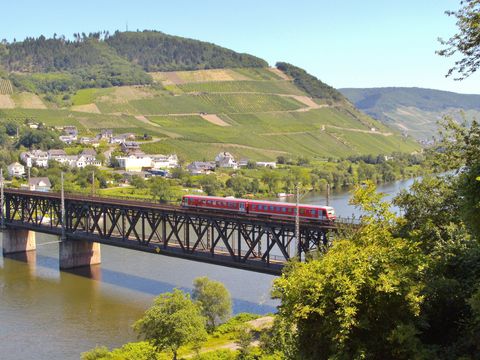 Moezel-Spoorbrug-Bullay-Duitsland
