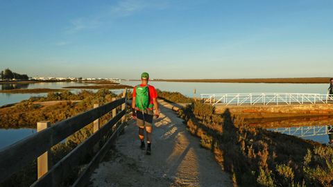 eh-wandelen-algarve-portugal-kust-strandpad-zonsondergang