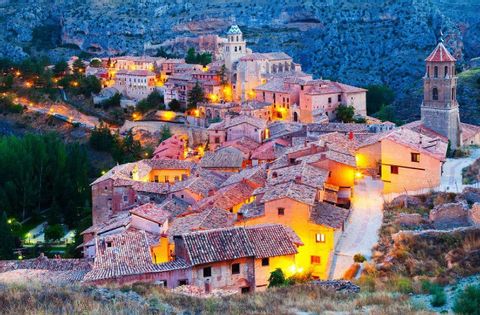 Via-Verde-Ojos-Negros-Albarracin-by-night