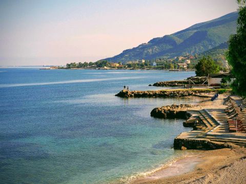albanie-kust-strand-albanese-riviera-zbluo