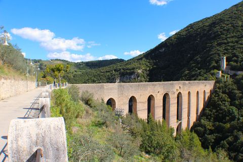 spoleto-aquaduct-umbrie-italie