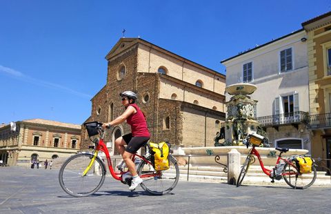 eb-fietsen-toscane-florence-faenza-brunnen