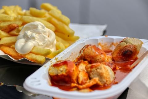 currywurst-friet-mayo-lunch-pauze