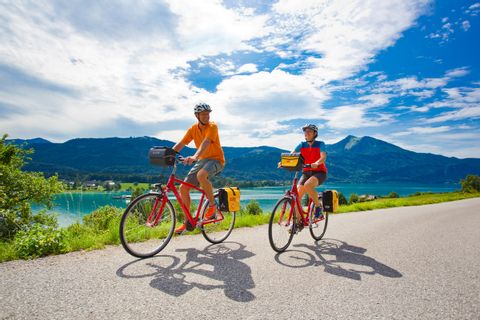 Cyclists at Lake Wolfgangsee