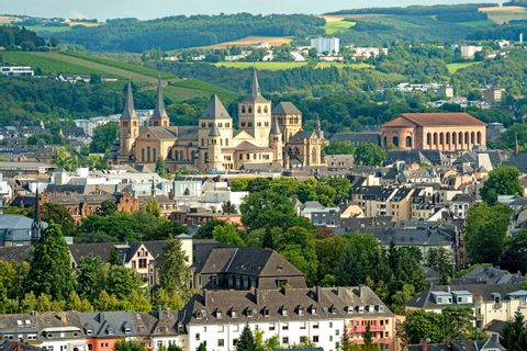 Panoramic hike overlooking Trier