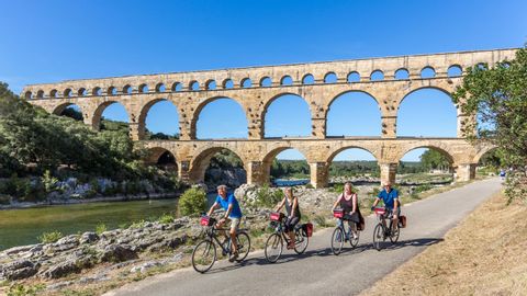 rw-provence-pont-du-gard-fietsers
