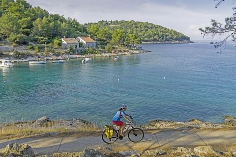 kvarner-eilanden-losinj-fietser-kroatie