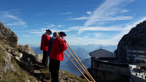 Alpenhoorn-Obwaldner-Hohenweg-Pilatus-Zwitserland