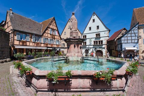 fontein-eguisheim-frankrijk-elzas