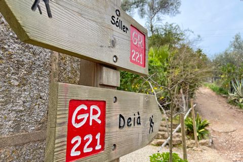 Signpost on the GR 221 in Mallorca