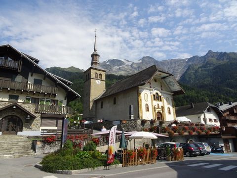 et-mont-blanc-west-bergdorp-frankrijk-zwitserland